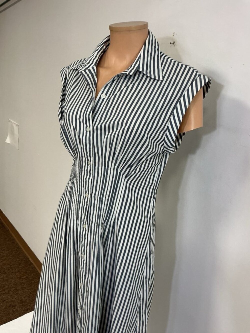 Abercrombie & Fitch Smocked Maxi Dress Nautical Button Front Womens Small - Picture 8 of 8